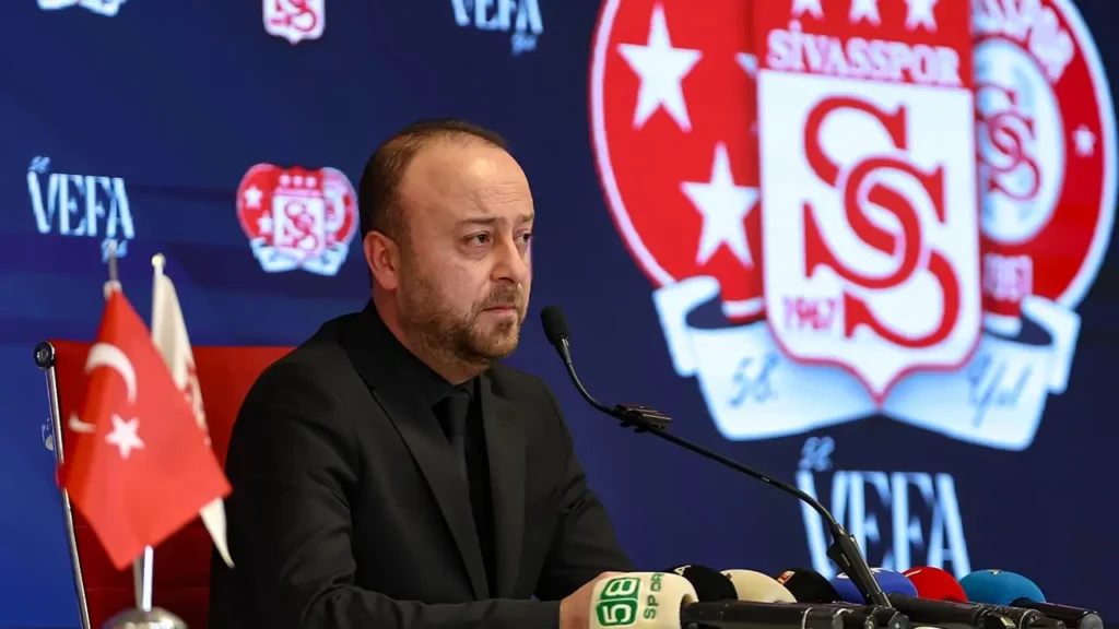 Sivasspor’da rota Burak Özçoban’a çevrildi